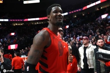 给杨瀚森腾位置?开拓者与艾顿达成买断协议