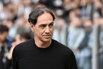 10人尤文图斯2-0完胜,升至欧冠区,27岁阿根廷悍将飙无敌世界波