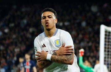 法甲冠军逆袭连胜英超强队，姆巴佩成欧文再现