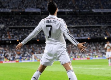 恭喜C罗!考虑收购西甲豪门!沙特王子帮忙,学乔丹成老板+球员