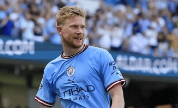 再见德布劳内！告别球迷！请求留队，遭瓜帅背叛，1.5亿巨星取代