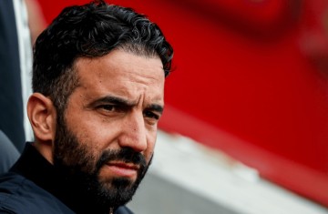 又输了!曼联耻辱一战:被灌4球,惨遭逆转,阿莫林轮换搞砸了